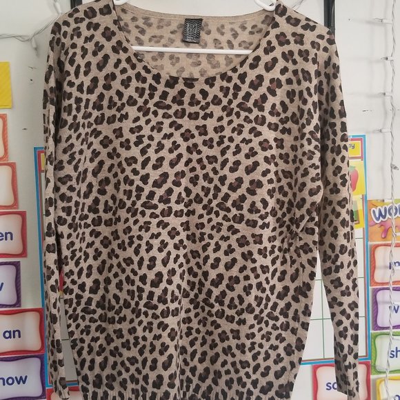 Leopard Print Sweater - Picture 1 of 4
